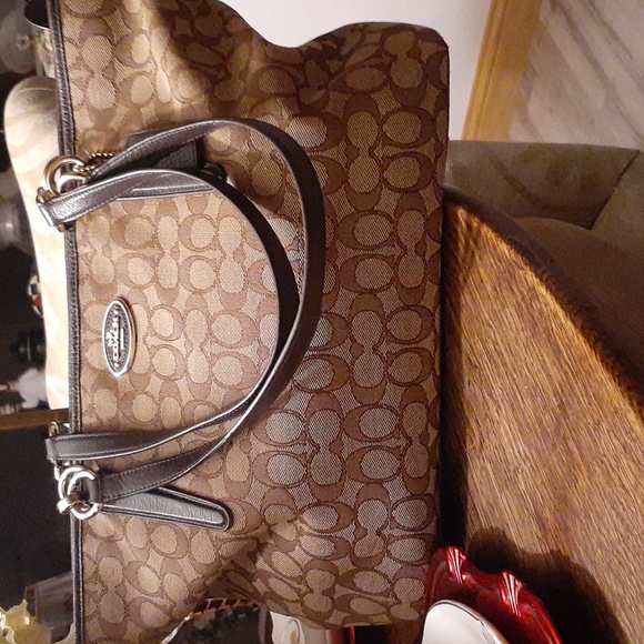 COACH SIGNATURE TOTE BAG - Picture 1 of 15